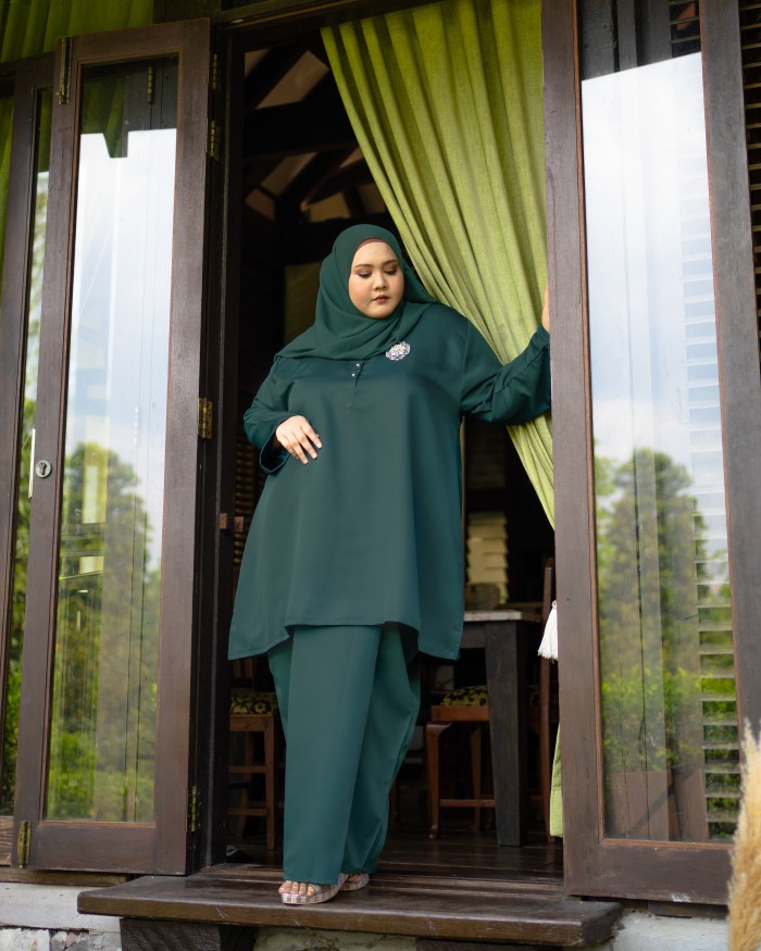 Nur Aini Kurung Pahang (Emerald)